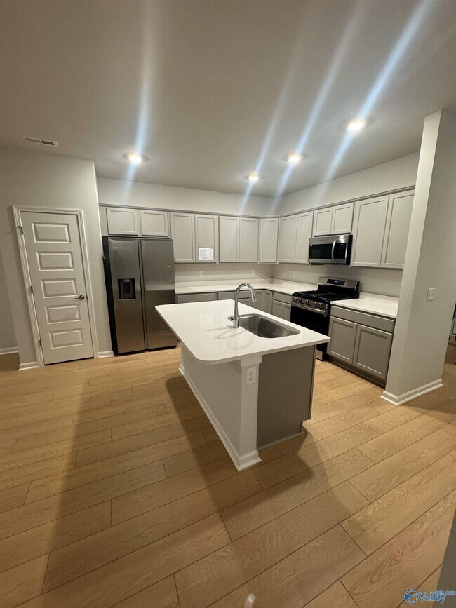 Foto del edificio - 6103 Ruby Grace Cir SE