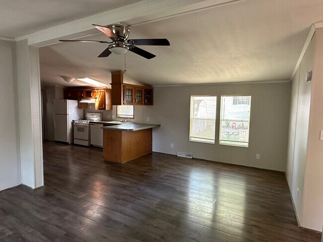 Building Photo - 3 bed/2 bath Double wide