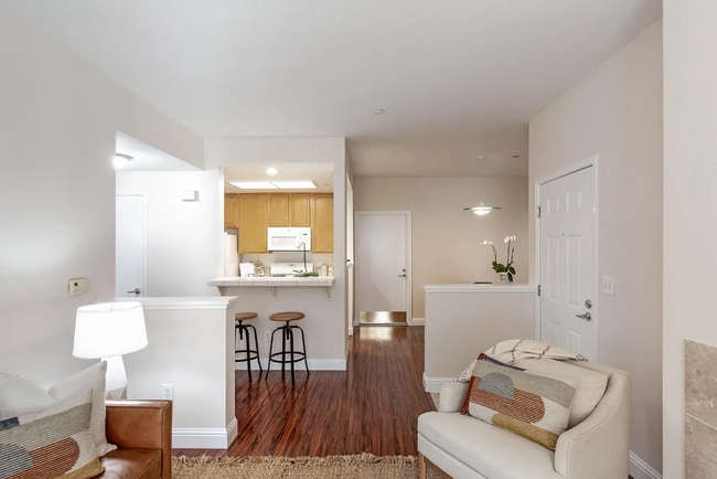Building Photo - A bright and well-maintained 1-bedroom, 1-...