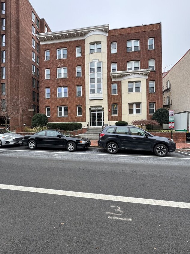 Primary Photo - West End One Bedroom Apartment Available Now!