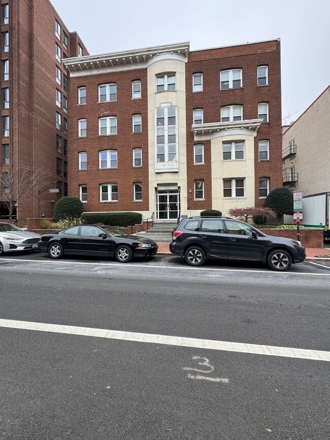 Building Photo - 2114 N St NW