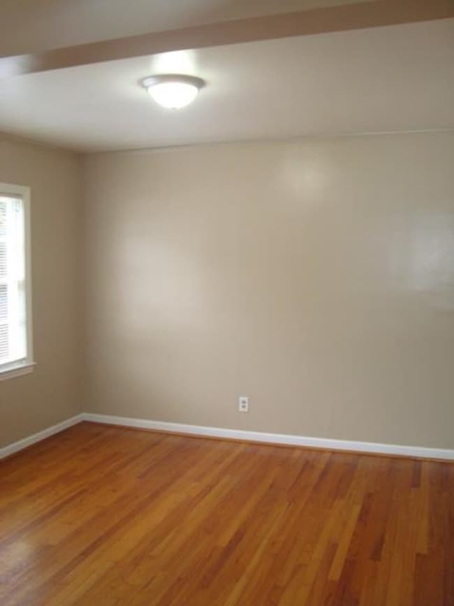 Building Photo - Rent Ready to move in!