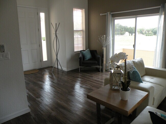 Foto del edificio - 10220 W Waterlander Lp