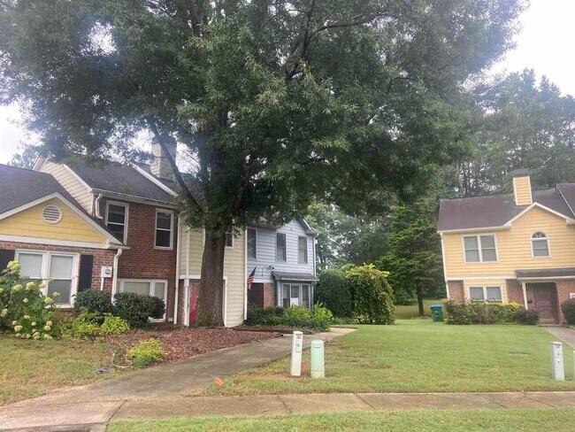 Building Photo - 217 Triple Oaks Dr