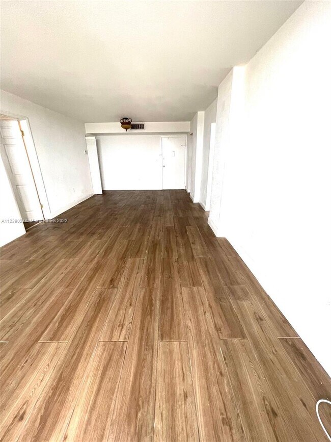 Foto del edificio - 1251 NE 108th St