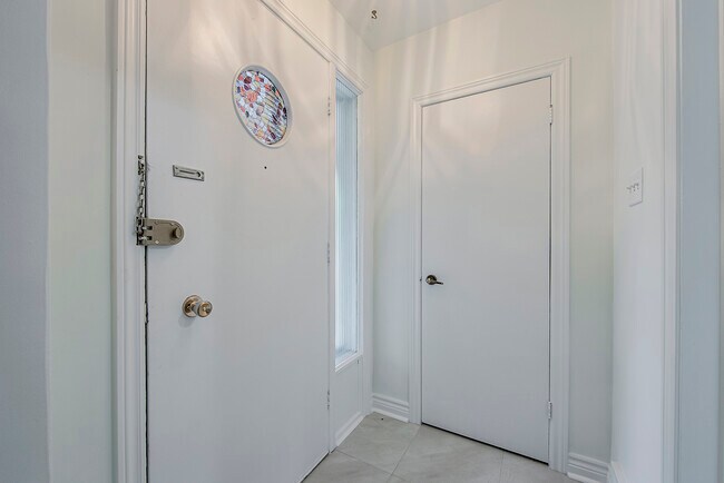 Building Photo - 7 Sylla Ave