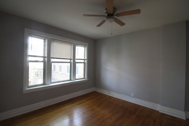 Foto del edificio - 1435 N Ashland Ave