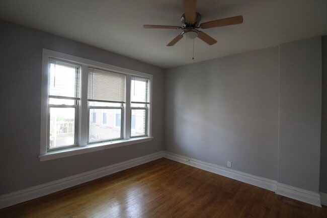 Building Photo - 1435 N Ashland Ave