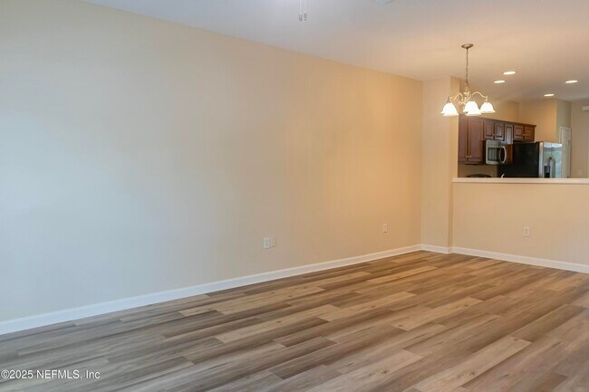 Building Photo - 8121 Summer Palm Ct