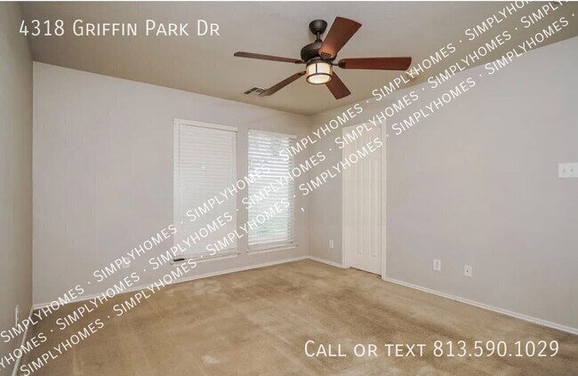 Foto del edificio - 4318 Griffin Park Dr