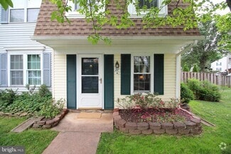 Building Photo - 27 Bickel Ct