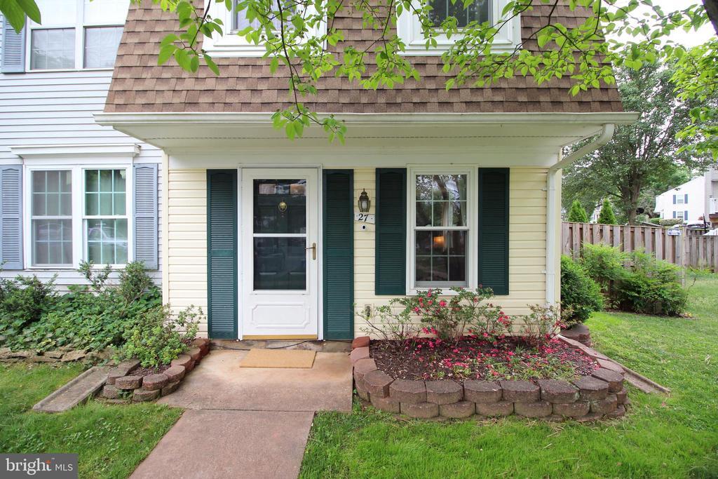 Foto principal - 27 Bickel Ct