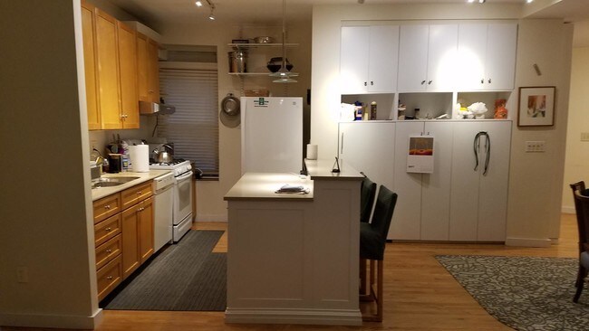 Building Photo - 305 West 98th Street