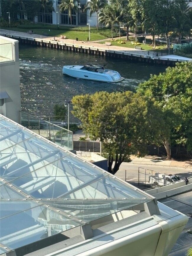 Foto del edificio - 68 SE 6th St