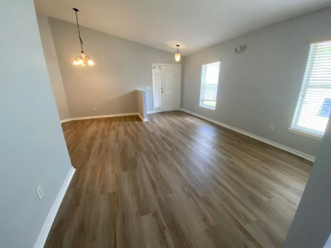 Photo - 4 Bedroom 3 Bath home in Sandy Ridge subdivision, in Davenport for RENT!
