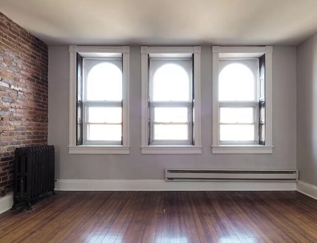 Foto del edificio - 2841 n Calvert Street