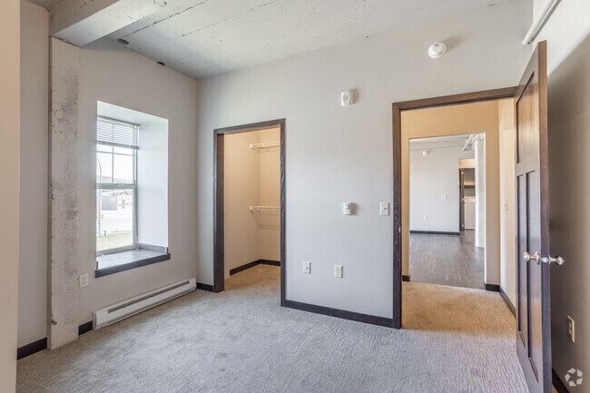 2HAB, 2BA - 945 ft² - Bekins Luxury Lofts