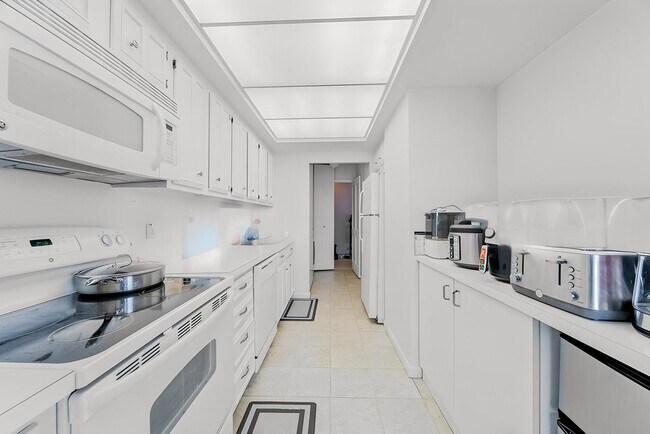 Foto del edificio - 155 N Harbor Dr