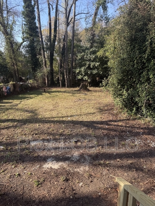 Building Photo - 218 E Render St