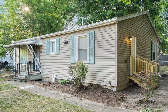 Foto del edificio - Charming, remodeled 4-Bed/1-Bath 1500 sqft...