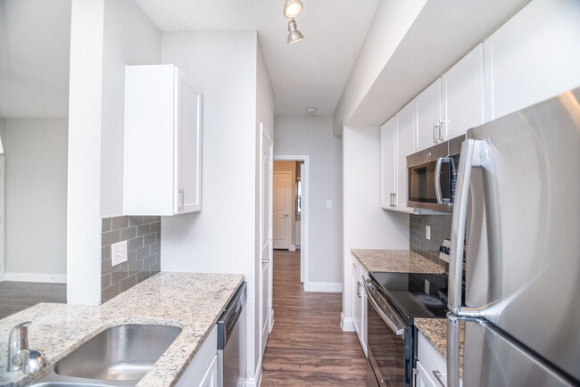 Building Photo - Green Tree Place