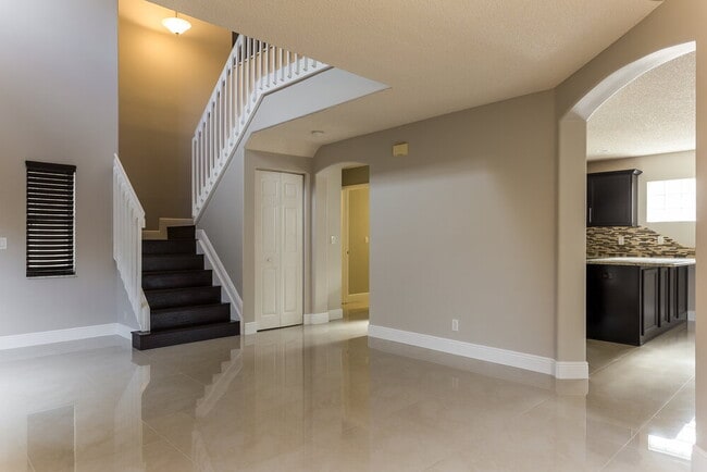 Building Photo - 6373 NW 40th Ave