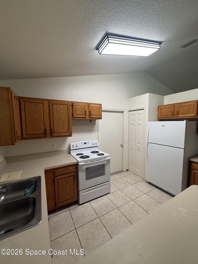 Building Photo - 5525 Wendy Lee Dr