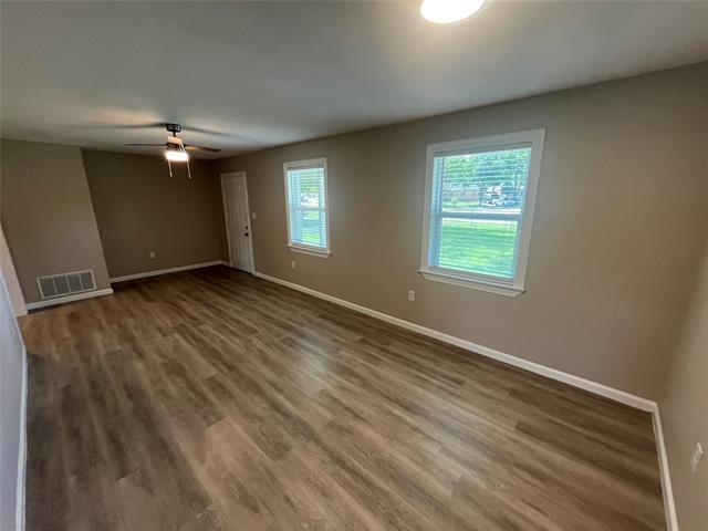 Foto del edificio - 936 Pindar Ave