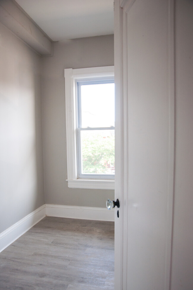 Building Photo - 1304 Washington St