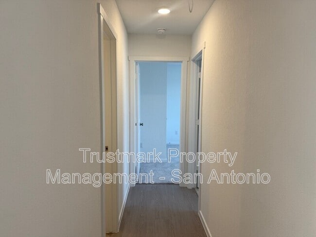 Foto del edificio - 1527 Silver Crk