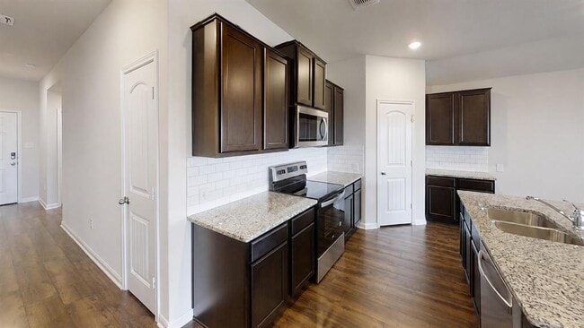 Building Photo - 359 Pronghorn Pl