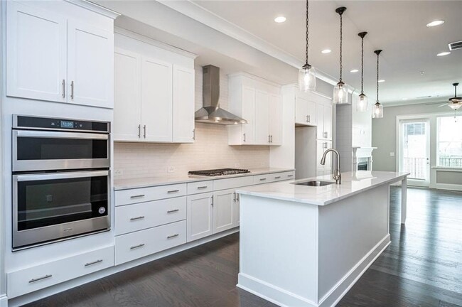 Foto del edificio - 6655 Sterling Dr