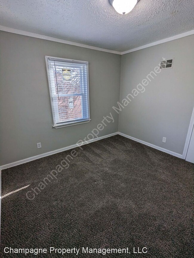 Building Photo - 4 br, 1.5 bath House - 5024 Lowell Dr