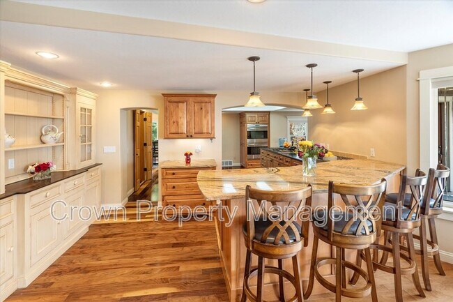 Building Photo - 14364 Community Ln