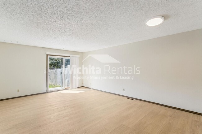 Building Photo - 2337 N Rutland Ct