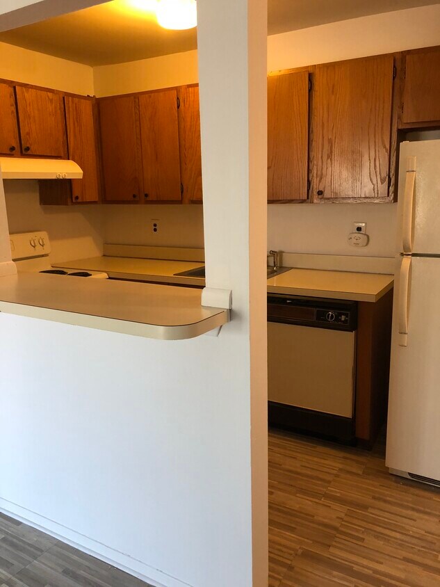 20 Delar Pky Unit 20506, Franklin Park, NJ 08823 Condo for Rent in