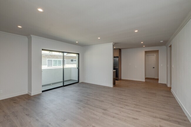 Building Photo - 3108 S Durango Ave