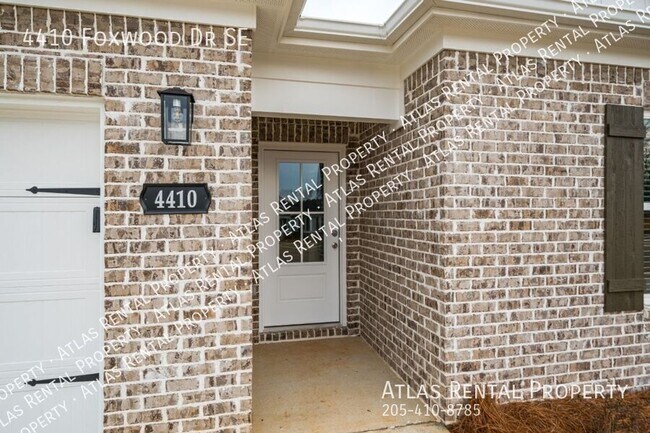Building Photo - 4410 Foxwood Dr SE