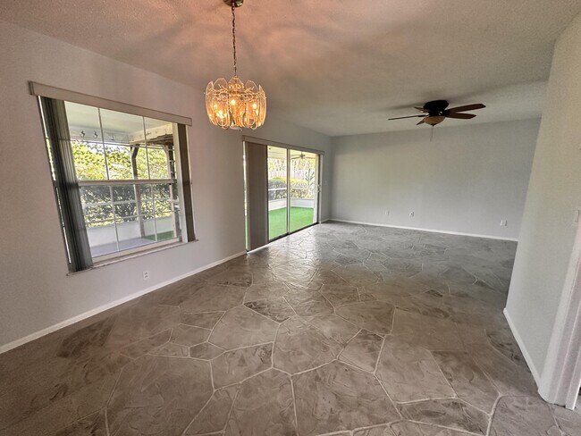 Building Photo - 1143 E 14th St