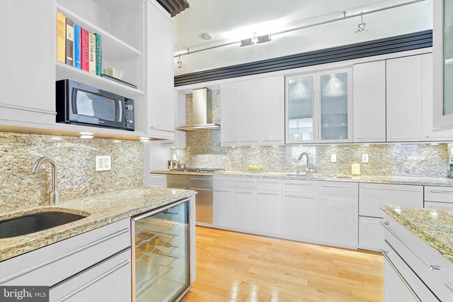Building Photo - 1155 23rd St NW