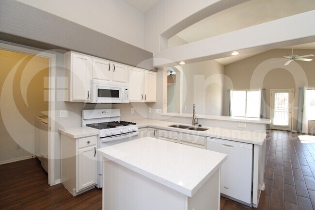 Foto del edificio - 927 E Hearn Rd