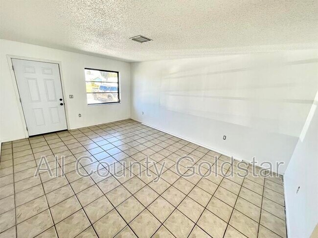 Foto del edificio - 1719 Florence Ave