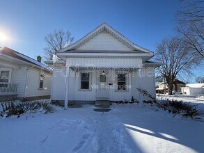 Building Photo - 1101 S Locke St