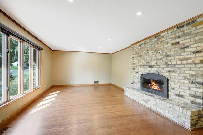 Building Photo - 7217 Glouchester Dr