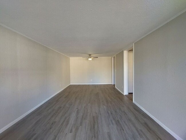 Building Photo - 1295 N Holland Pkwy
