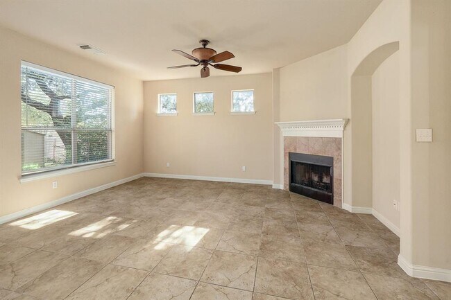 Foto del edificio - 3313 Pine Needle Cir