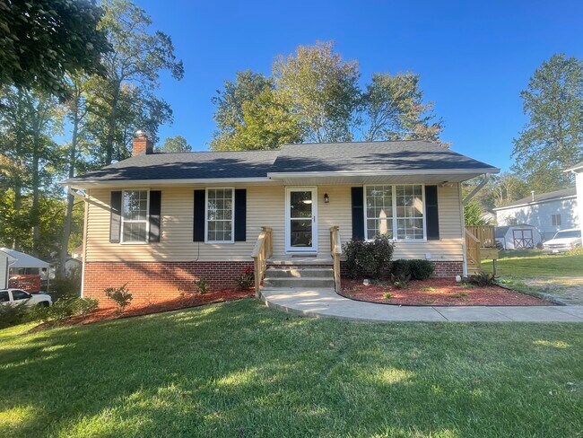 Foto del edificio - 221 Fallsway Ln