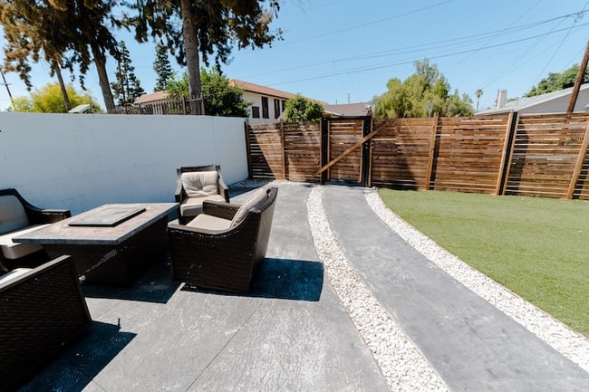 Foto del edificio - 14836 Archwood St