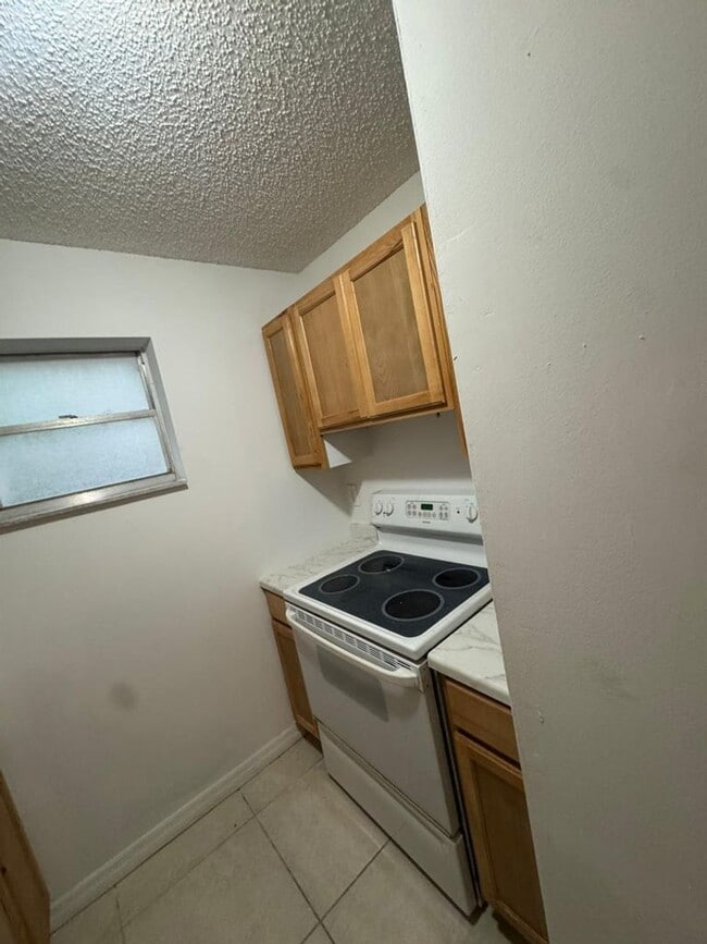 Building Photo - 116 N F St