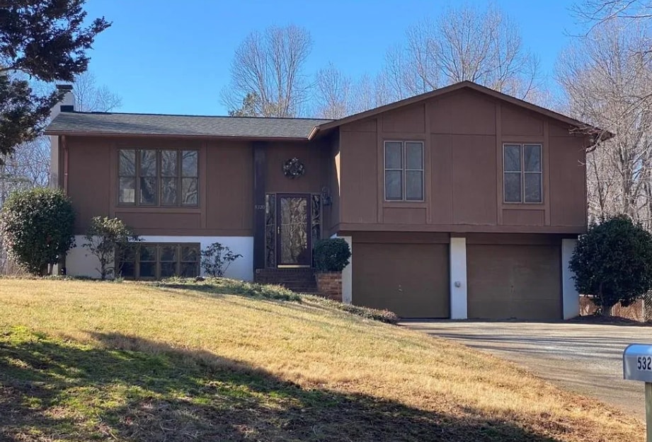 Primary Photo - 5320 Carillon Dr